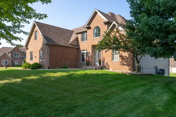 6404 Forest RD, Davenport, IA 52807