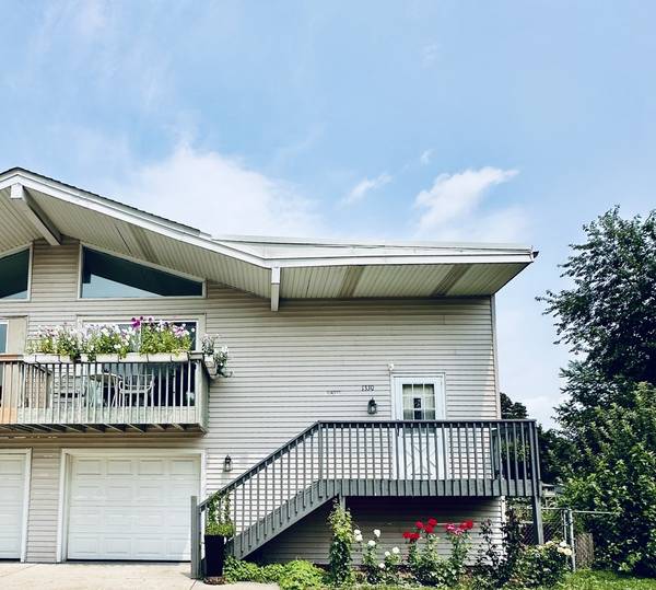 1330 Todd Farm DR, Elgin, IL 60123
