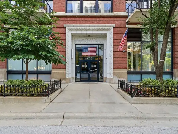 210 S Desplaines ST, Chicago, IL 60661