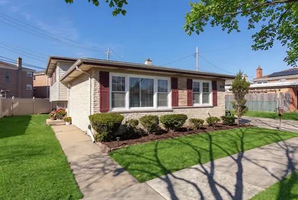 8516 N Ozanam AVE, Niles, IL 60714