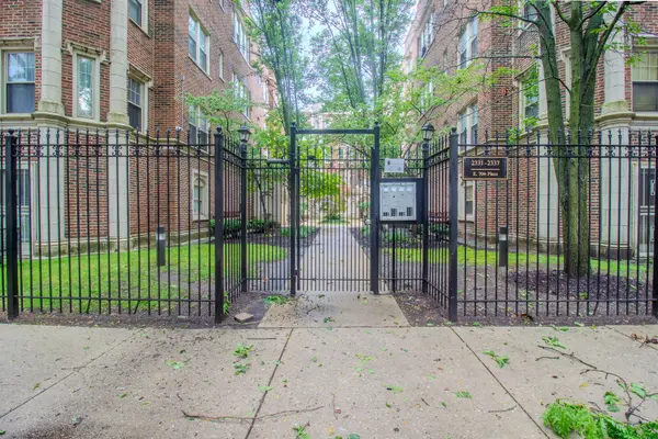 2335 E 70th PL #205, Chicago, IL 60649