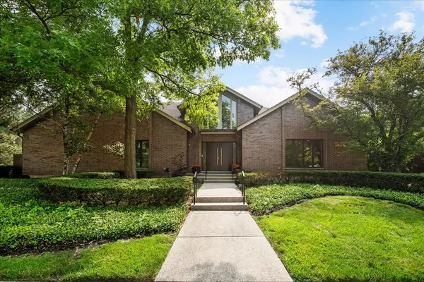 1317 Eskin DR, Northbrook, IL 60062