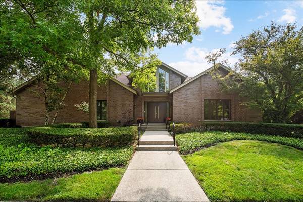 1317 Eskin DR, Northbrook, IL 60062