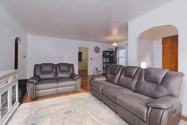 1019 N 3rd ST, Clinton, IA 52732