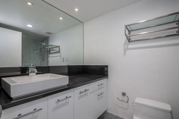 175 E DELAWARE PL #5519, Chicago, IL 60611