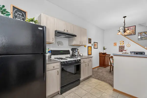 83 Strawflower CT, Romeoville, IL 60446