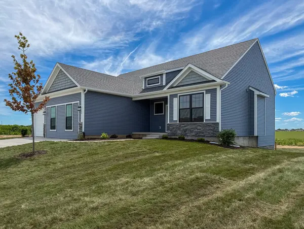 6709 Faiths WAY, Bettendorf, IA 52722