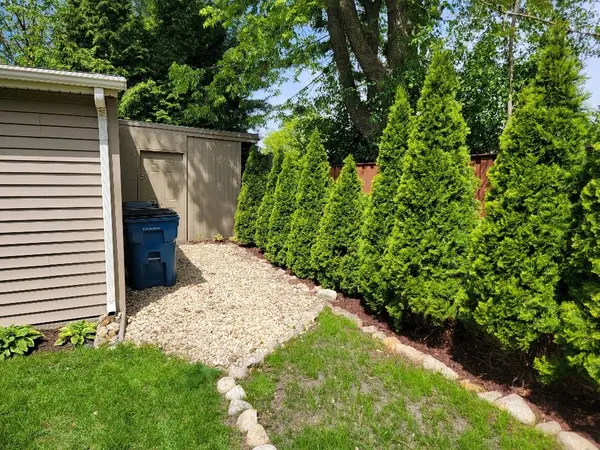 229 Fuller RD, Hinsdale, IL 60521