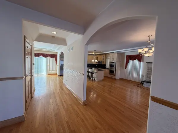 1004 Saddle LN, Lemont, IL 60439