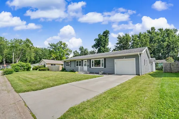 430 27th AVE, East Moline, IL 61244