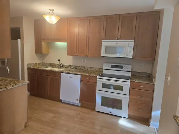 1605 E Central RD #322C, Arlington Heights, IL 60005