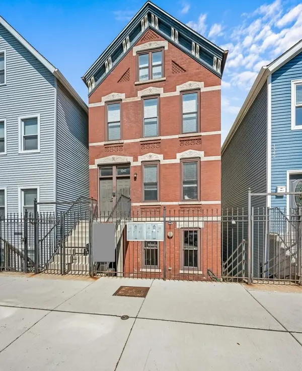 1347 N Greenview AVE #1F, Chicago, IL 60642