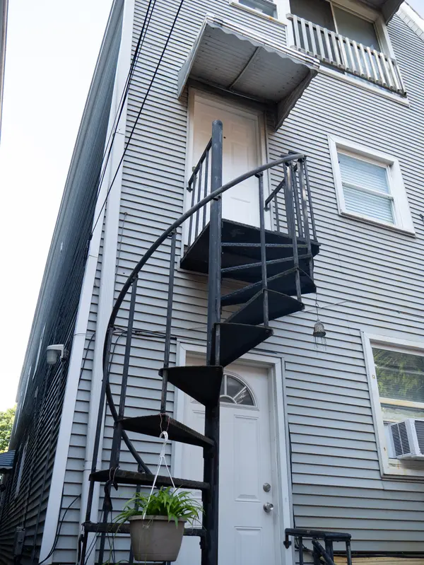2834 W Fletcher ST #2R, Chicago, IL 60618