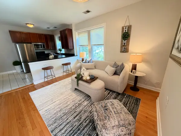 4201 N Sawyer AVE #2, Chicago, IL 60618