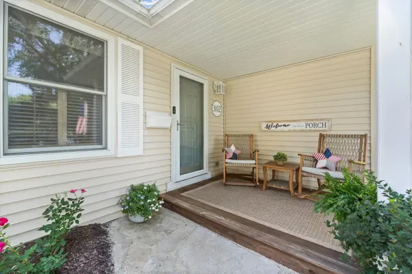 3102 Swallow LN, Rolling Meadows, IL 60008