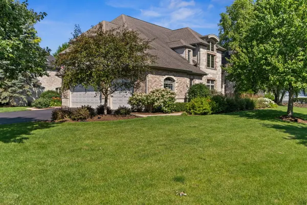 3N874 John Greenleaf Whittier PL, St. Charles, IL 60174