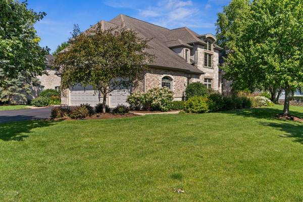 3N874 John Greenleaf Whittier PL, St. Charles, IL 60174
