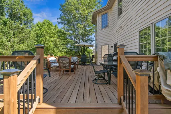 3N874 John Greenleaf Whittier PL, St. Charles, IL 60174
