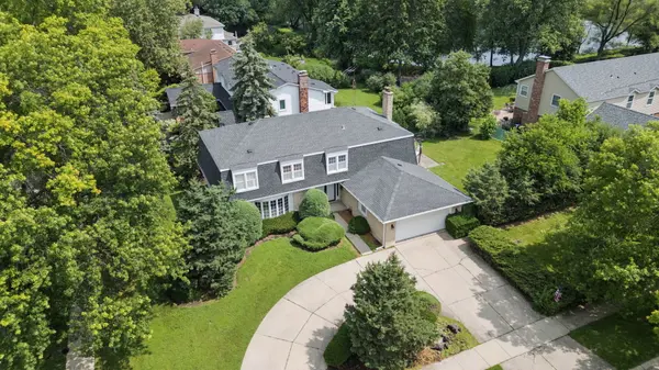 3856 Rutgers LN, Northbrook, IL 60062
