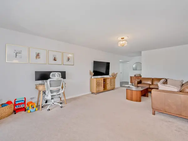 9356 Landings LN #504, Des Plaines, IL 60016