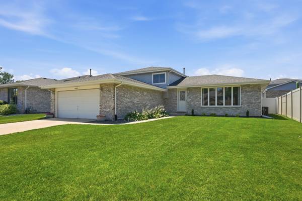 14804 Le Claire AVE,  Midlothian,  IL 60445