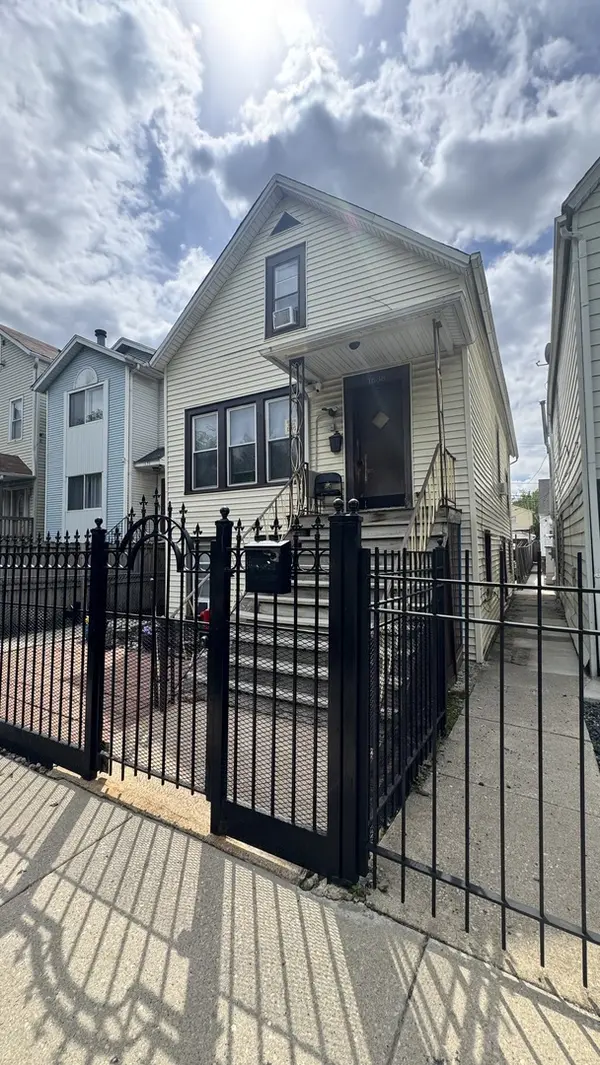 1638 N Campbell AVE, Chicago, IL 60647