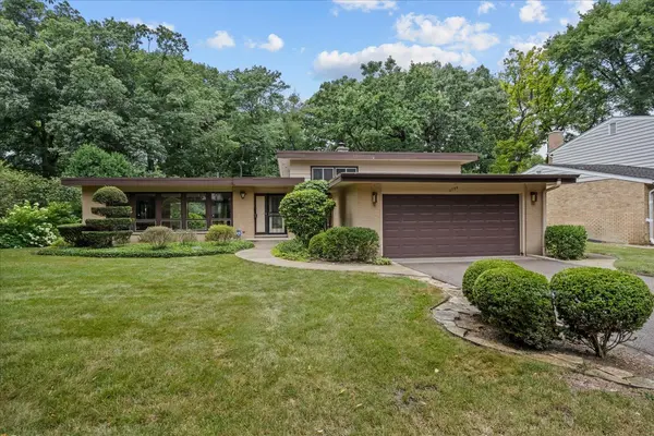 2708 Summit AVE, Highland Park, IL 60035