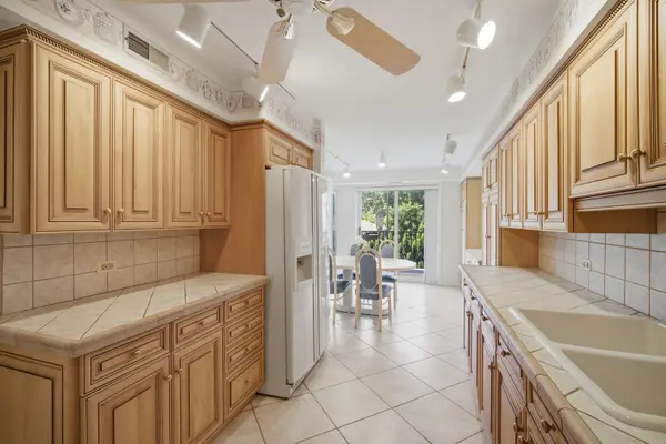 1534 Mcdaniels AVE #3E, Highland Park, IL 60035