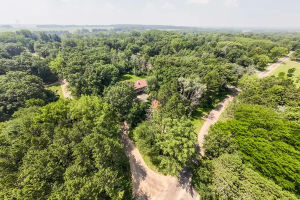 337 N Wild Cherry DR, Dixon, IL 61021