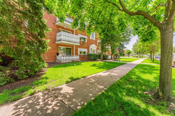 705 N Western AVE #1C, Park Ridge, IL 60068