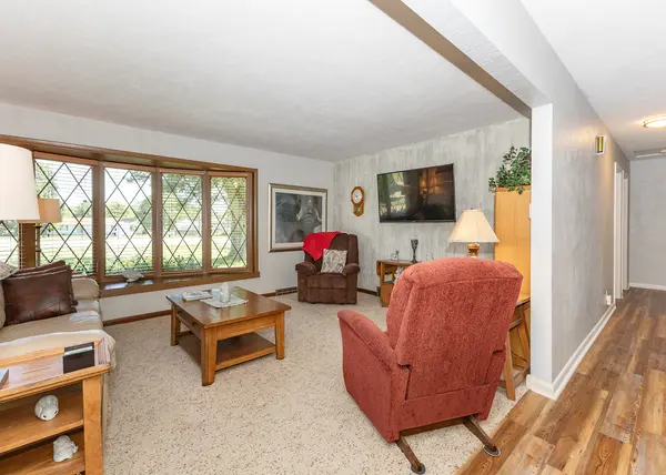 17028 Hubbard RD, East Moline, IL 61244