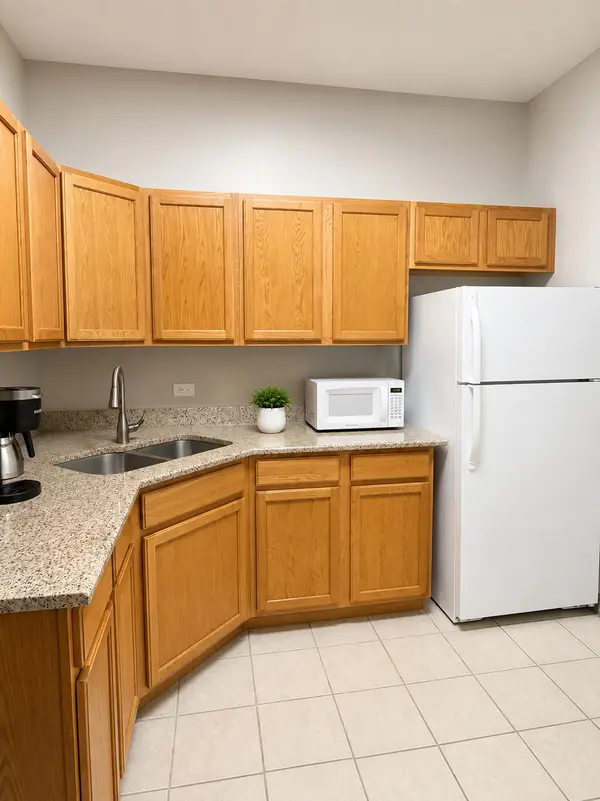 6150 N Milwaukee AVE #2C, Chicago, IL 60646