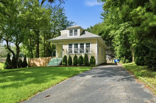 132 S Adams ST, Hinsdale, IL 60521