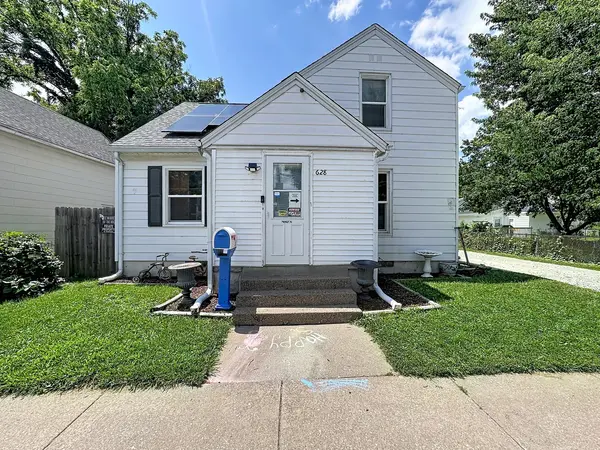 628 Cedar ST, Davenport, IA 52802