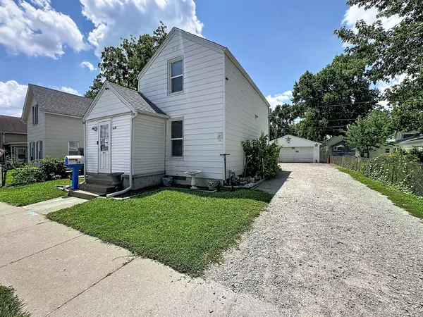 628 Cedar ST, Davenport, IA 52802