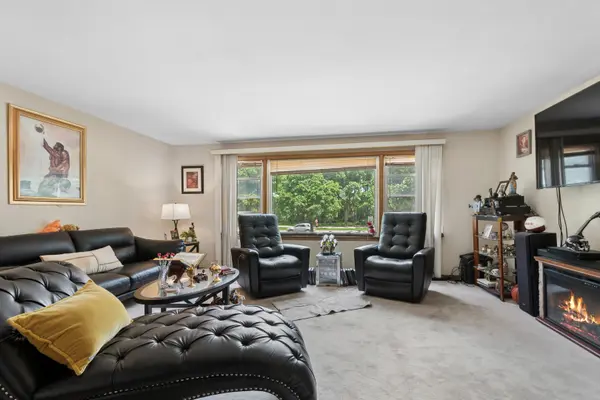 9206 Bennett AVE, Evanston, IL 60203
