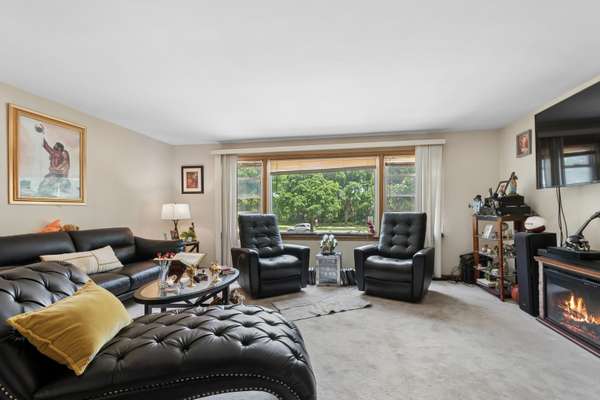 9206 Bennett AVE, Evanston, IL 60203