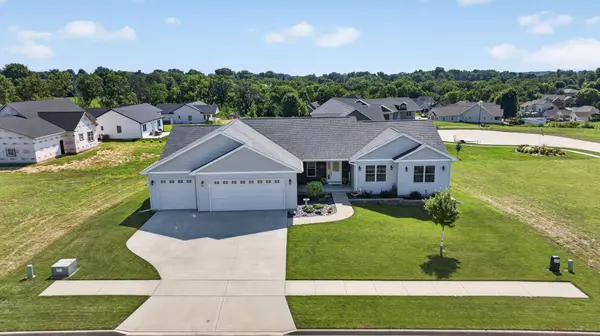 3525 Tower CT, Clinton, IA 52732