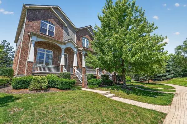 6060 Ironwood LN, Lisle, IL 60532