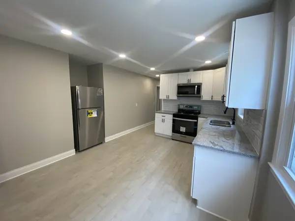 6114 W Leland AVE #1, Chicago, IL 60630