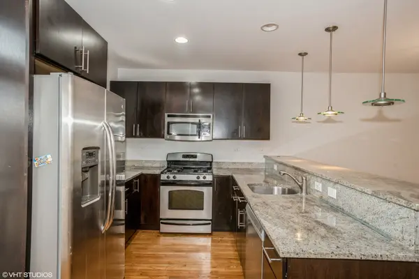 7211 N Oakley AVE #7211, Chicago, IL 60645
