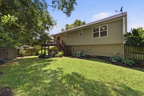 5803 Hillandale RD, Davenport, IA 52806