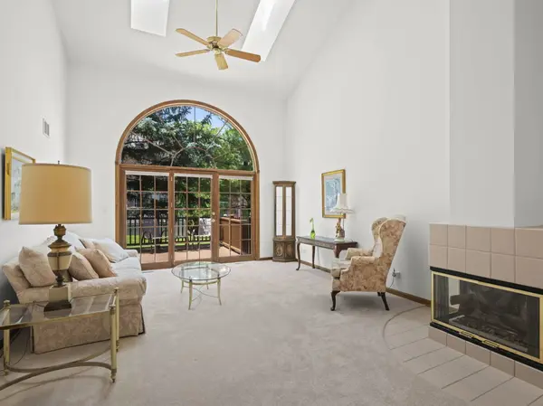 204 Jason CT, Bloomingdale, IL 60108