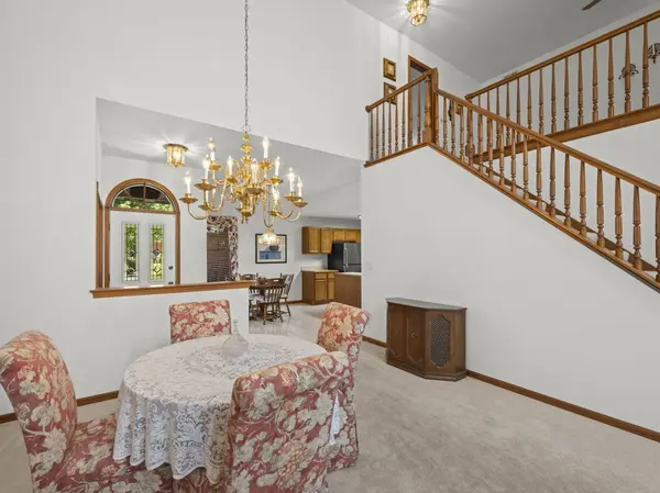 204 Jason CT, Bloomingdale, IL 60108