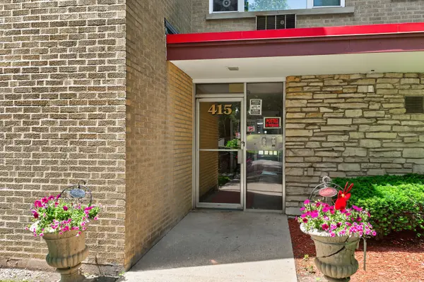 415 S MAPLE AVE #503, Oak Park, IL 60302