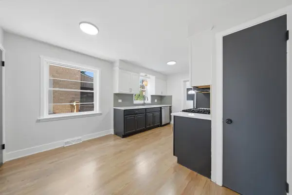 6332 N Mobile AVE, Chicago, IL 60646