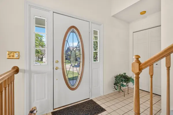 1696 Brigham LN, Crystal Lake, IL 60014