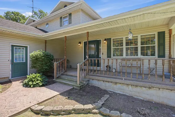 169 State Highway 128, Cowden, IL 62422