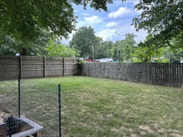 300 Noah LN, Carterville, IL 62918