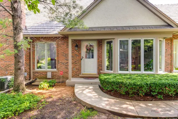 1138 Lynette DR, Lake Forest, IL 60045
